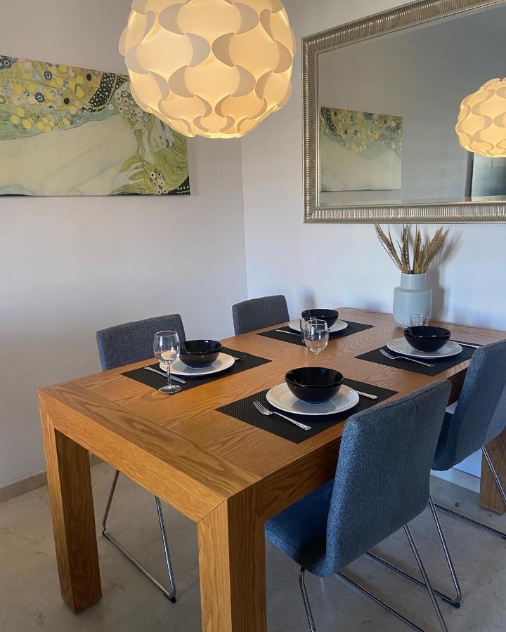 El Pensador, Luxe Aan Golfbaan Apartament